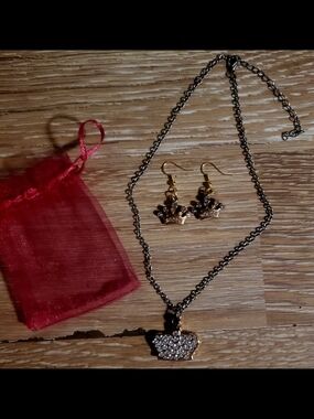 Handmade JC Gold & Diamond Crown Pendant Necklace and Earrings Set
